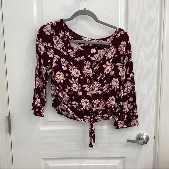 Aeropostale Tops - Aeropostale Maroon Floral Blouse